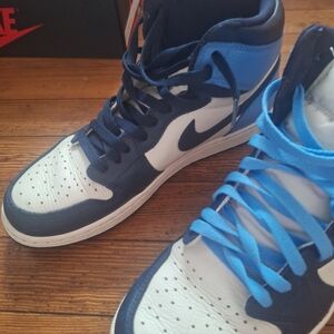 Nike Men's Navy and Light Blue Sneakers
